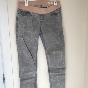 Gray Maternity Skinny Jeans